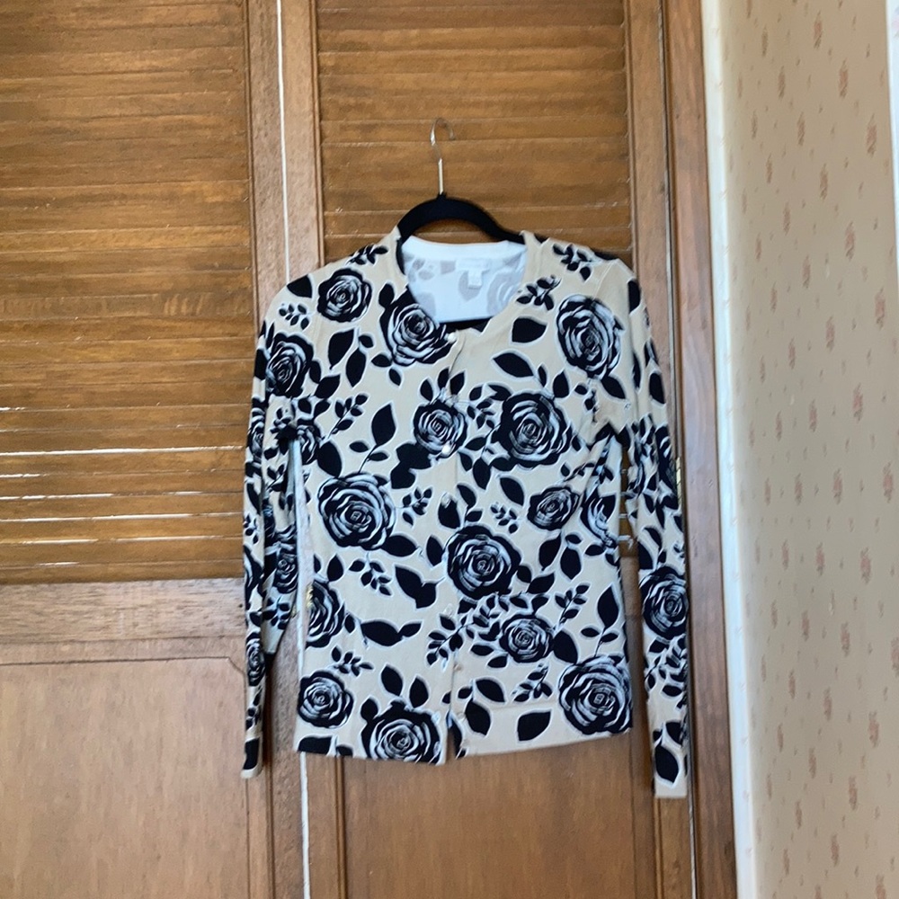 Chapter Club Women button down shirt